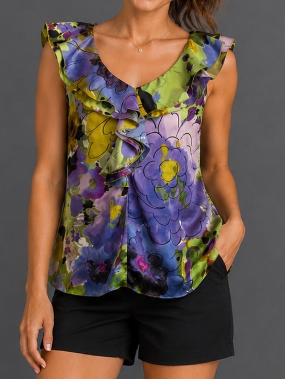 Sleeveless Floral Blouse. Size Medium
